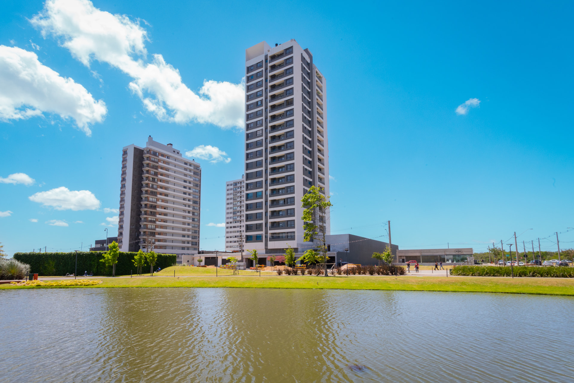 Torres do Volver | Brava, no Parque Una, vistas do outro lado do lago